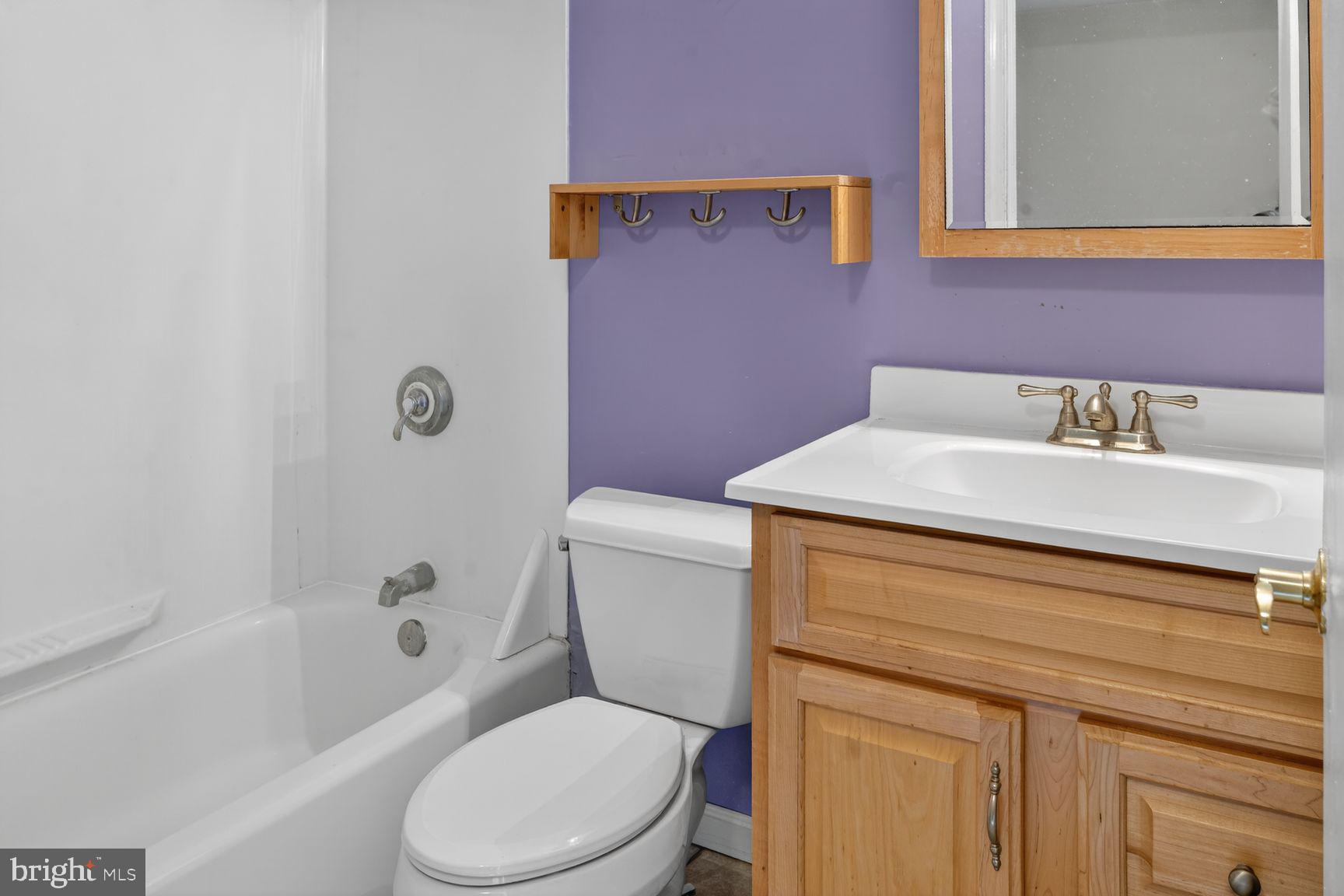 5326 King Arthur Circle Baltimore, MD 21237 - Photo 10 of 15