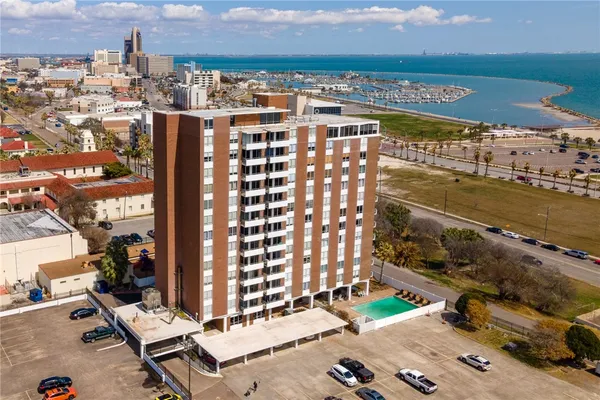 $1,700 | 715 South Upper Broadway, Unit 903, Corpus Christi, TX 78401