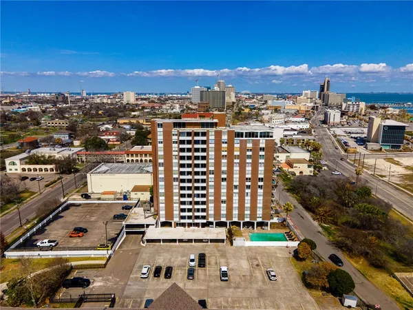 $1,700 | 715 South Upper Broadway, Unit 903, Corpus Christi, TX 78401