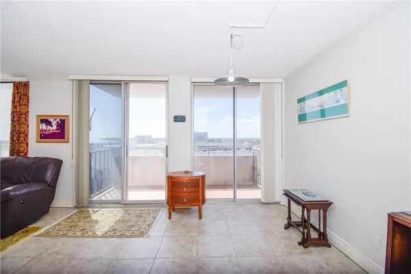 $1,700 | 715 South Upper Broadway, Unit 903, Corpus Christi, TX 78401