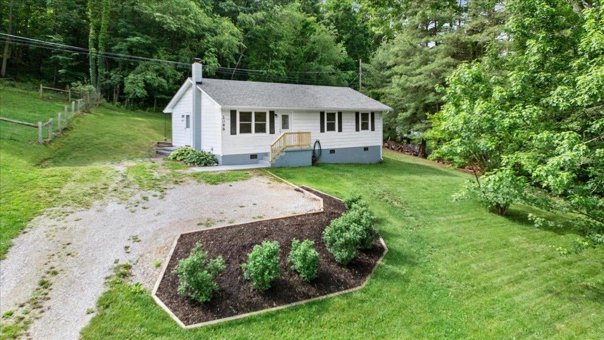 2088 Fire Tower Road Christiansburg, VA 24073 - Photo 3 of 53 Gallery Image 3