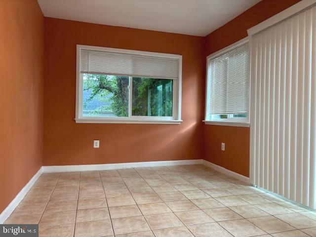 7445 Patterson Road Falls Church, VA 22043 - Photo 7 of 29