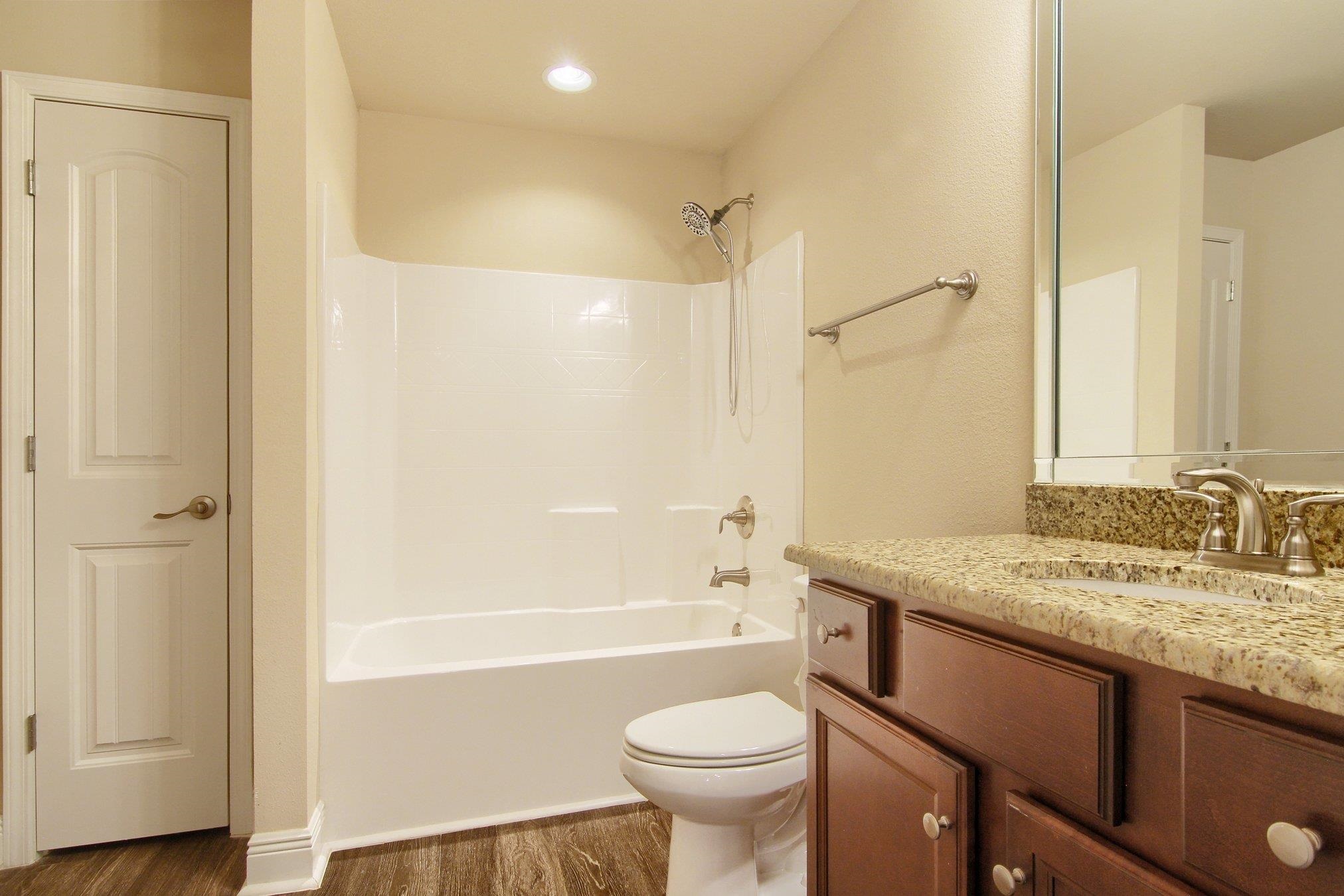 564 Sheffield Avenue Foley, AL 36535 - Photo 24 of 29 Bathroom 2