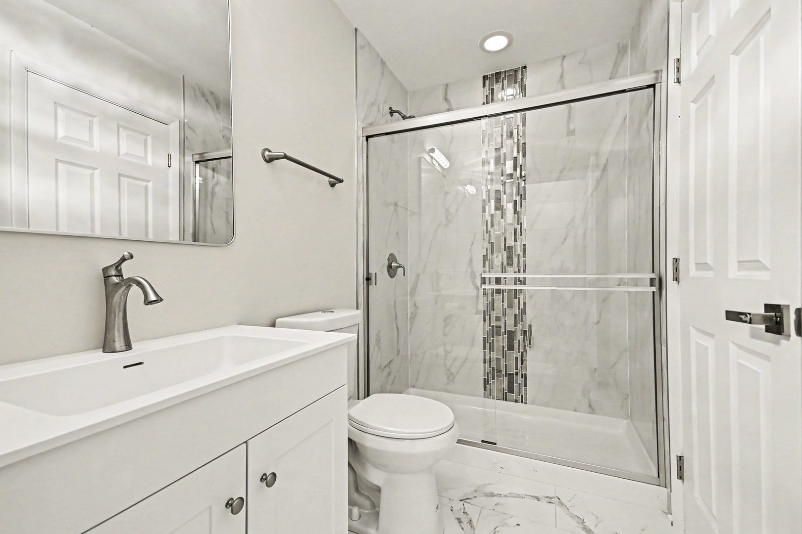 1312 West Oakmont Road Hoffman Estates, IL 60169 - Photo 11 of 29