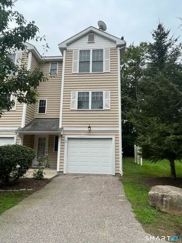 $289,900 | 49 Forestview Drive, Unit 49, Norwich, CT 06360