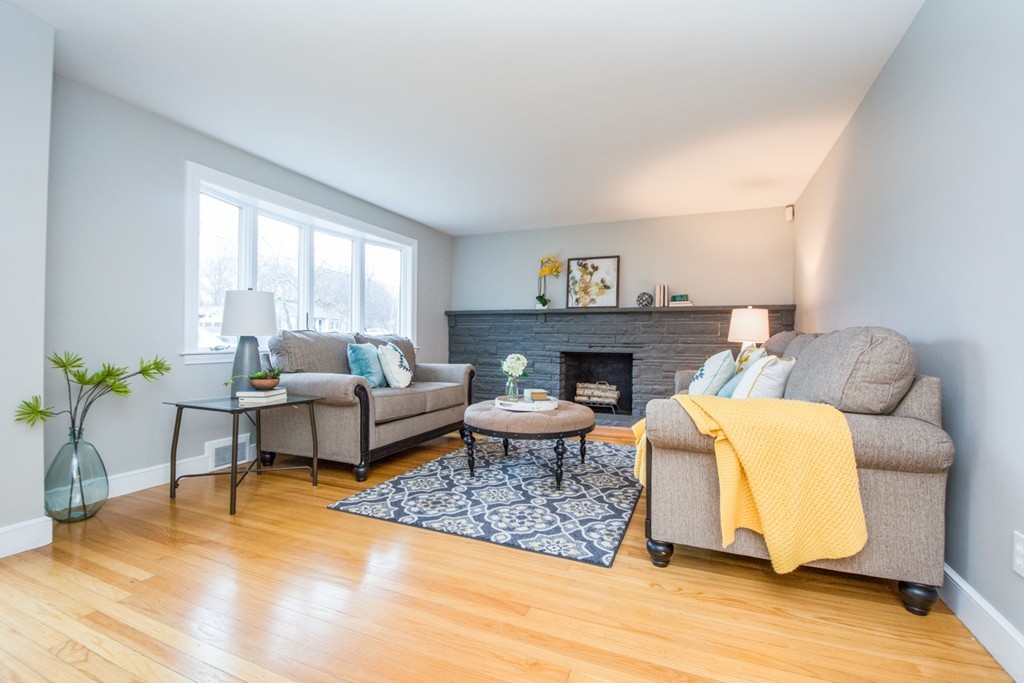 19 Hawthorne Road Ashland, MA 01721 - Photo 3 of 30 Gallery Image 3