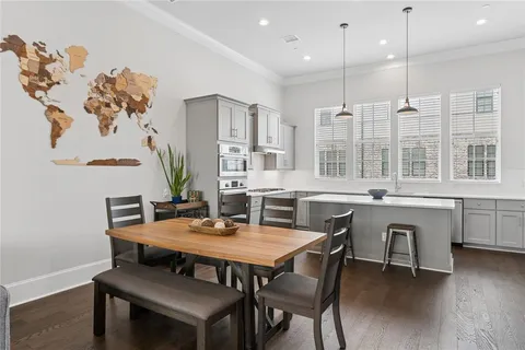 $659,900 | 625 Dalton Lane, Irving, TX 75039
