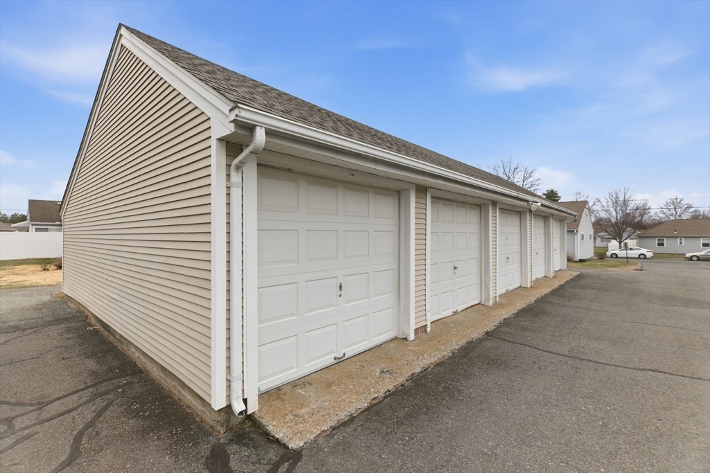 109 Andersen Road, Unit 109 Chicopee, MA 01022 - Photo 31 of 35