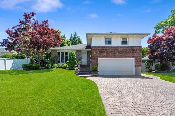 $1,099,999 | 22 Theodore Drive, Plainview, NY 11803