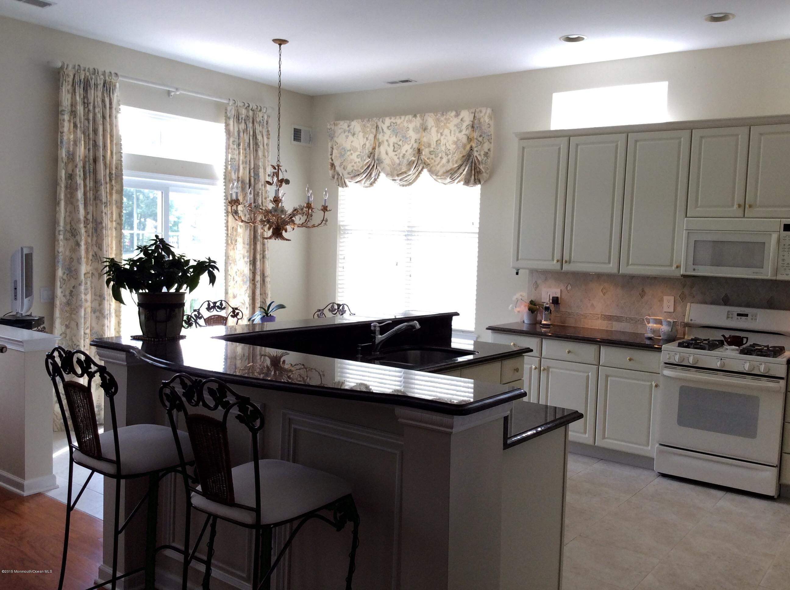 21 Barton Creek Road Jackson, NJ 08527 - Photo 12 of 24 Kitchen