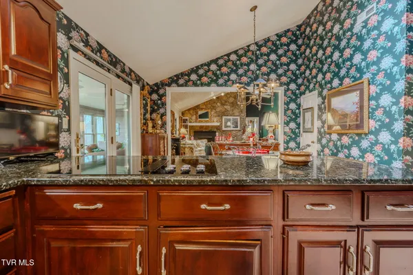 $1,099,999 | 1290 Hickory Hills Road, Jefferson City, TN 37760