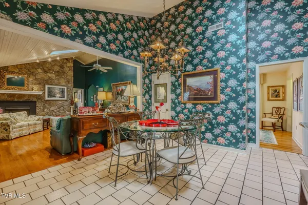 $1,099,999 | 1290 Hickory Hills Road, Jefferson City, TN 37760