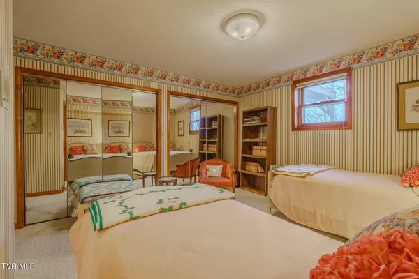 $1,099,999 | 1290 Hickory Hills Road, Jefferson City, TN 37760