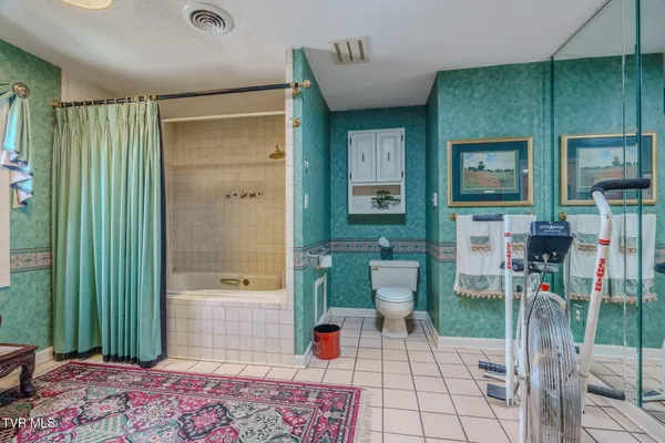 $1,099,999 | 1290 Hickory Hills Road, Jefferson City, TN 37760