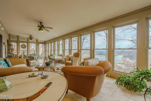 $1,099,999 | 1290 Hickory Hills Road, Jefferson City, TN 37760