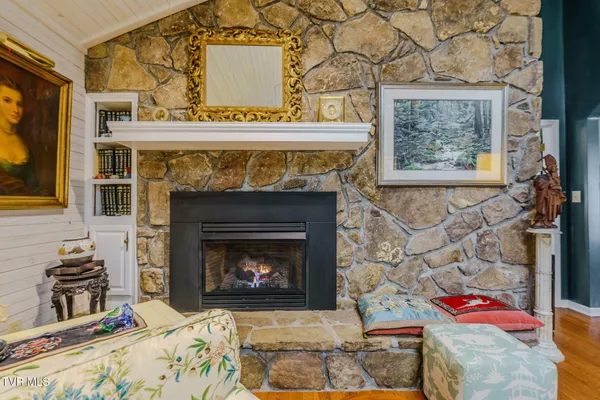 $1,099,999 | 1290 Hickory Hills Road, Jefferson City, TN 37760
