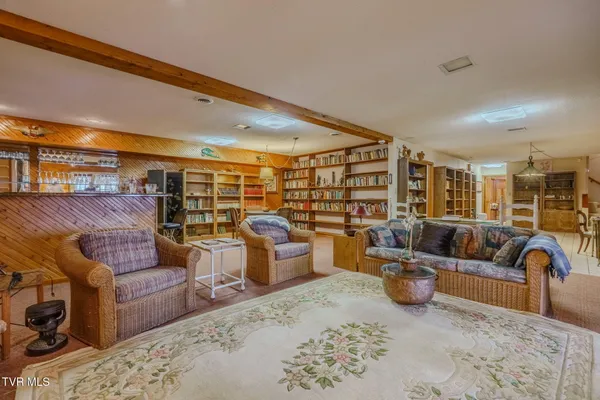 $1,099,999 | 1290 Hickory Hills Road, Jefferson City, TN 37760