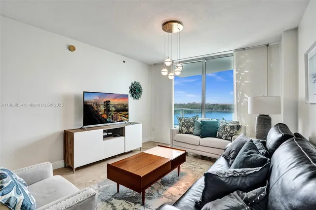 $3,200 | 2681 North Flamingo Road, Unit 605S, Sunrise, FL 33323