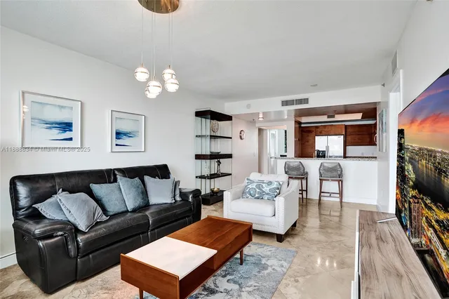 $3,200 | 2681 North Flamingo Road, Unit 605S, Sunrise, FL 33323