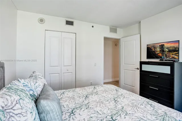 $3,200 | 2681 North Flamingo Road, Unit 605S, Sunrise, FL 33323