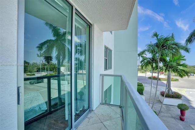 $3,200 | 2681 North Flamingo Road, Unit 605S, Sunrise, FL 33323