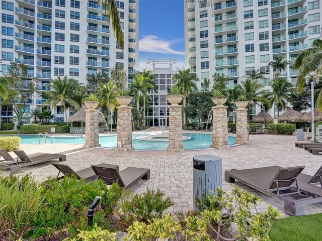 $3,200 | 2681 North Flamingo Road, Unit 605S, Sunrise, FL 33323