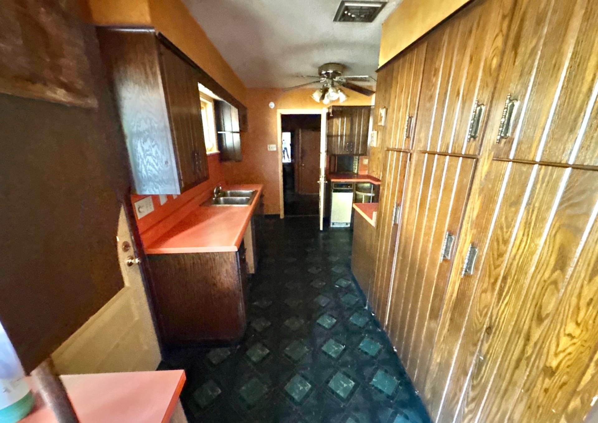 6014 Raleigh Lagrange Road Memphis, TN 38134 - Photo 15 of 19 Corridor featuring a sink