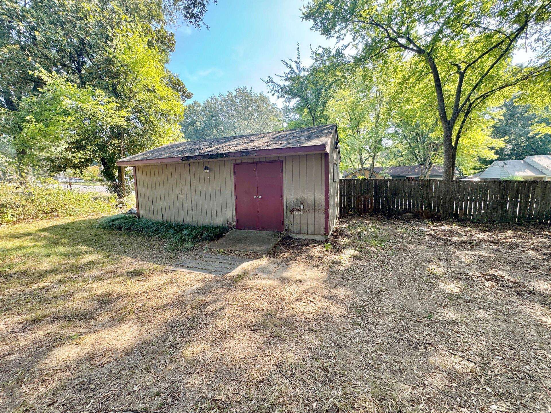 6014 Raleigh Lagrange Road Memphis, TN 38134 - Photo 4 of 19 View of shed