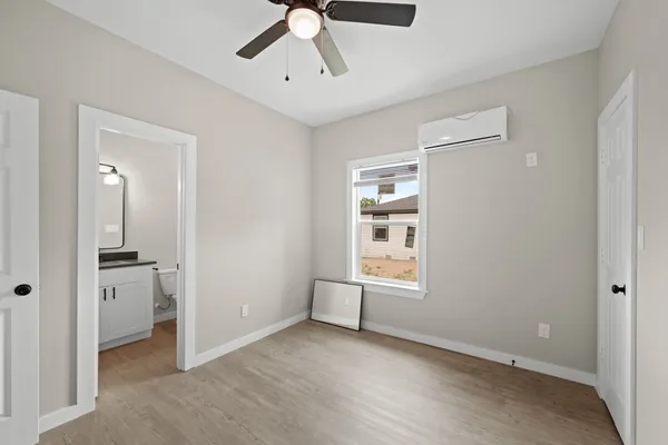 $1,400 | 1644 County Road 180, Unit 3, Alvin, TX 77511