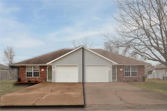 $204,500 | 1121 Ephraim Drive, Grain Valley, MO 64029