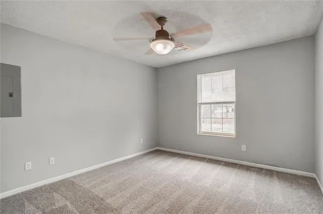 $204,500 | 1121 Ephraim Drive, Grain Valley, MO 64029