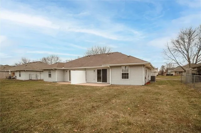 $204,500 | 1121 Ephraim Drive, Grain Valley, MO 64029