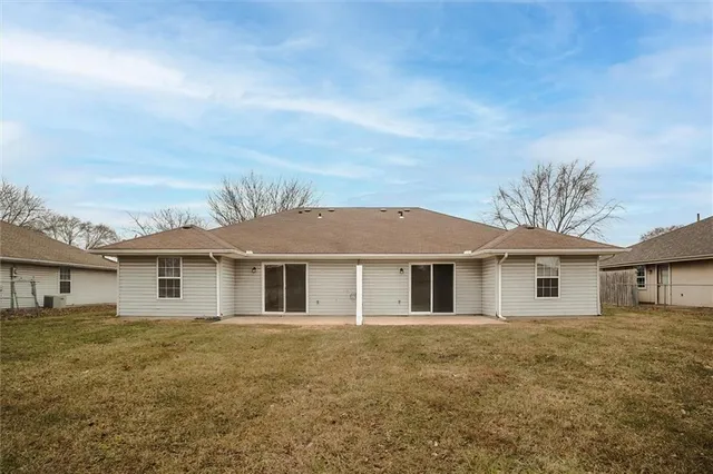 $204,500 | 1121 Ephraim Drive, Grain Valley, MO 64029