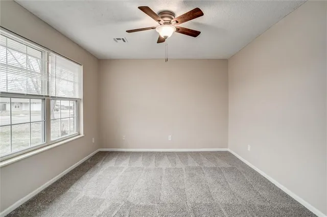 $204,500 | 1121 Ephraim Drive, Grain Valley, MO 64029