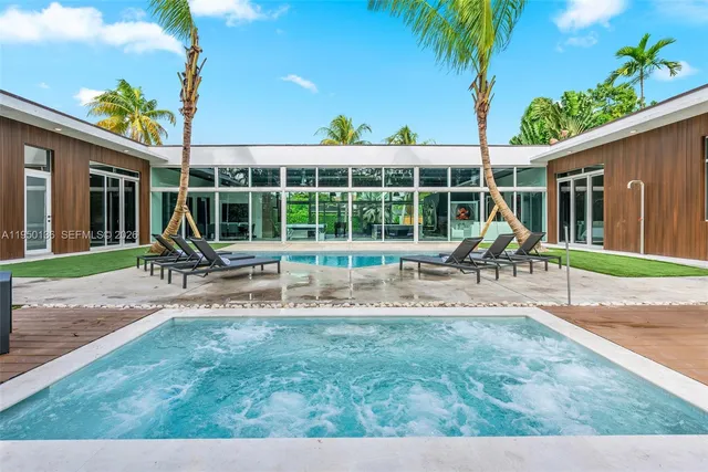 $2,900,000 | 1000 Northeast 89th Street, Miami, FL 33138