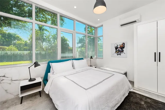 $2,900,000 | 1000 Northeast 89th Street, Miami, FL 33138