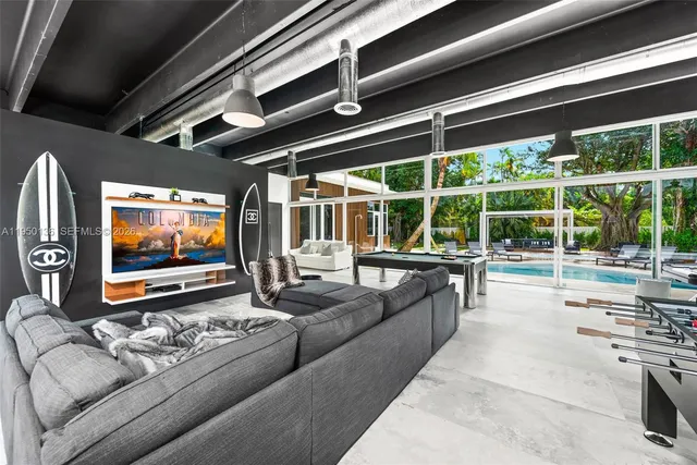 $2,900,000 | 1000 Northeast 89th Street, Miami, FL 33138