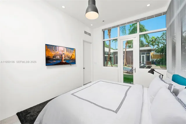 $2,900,000 | 1000 Northeast 89th Street, Miami, FL 33138