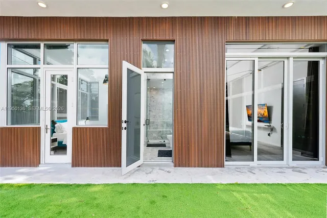 $2,900,000 | 1000 Northeast 89th Street, Miami, FL 33138