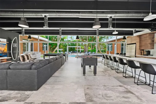 $2,900,000 | 1000 Northeast 89th Street, Miami, FL 33138