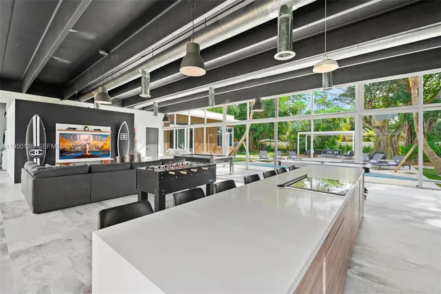 $2,900,000 | 1000 Northeast 89th Street, Miami, FL 33138