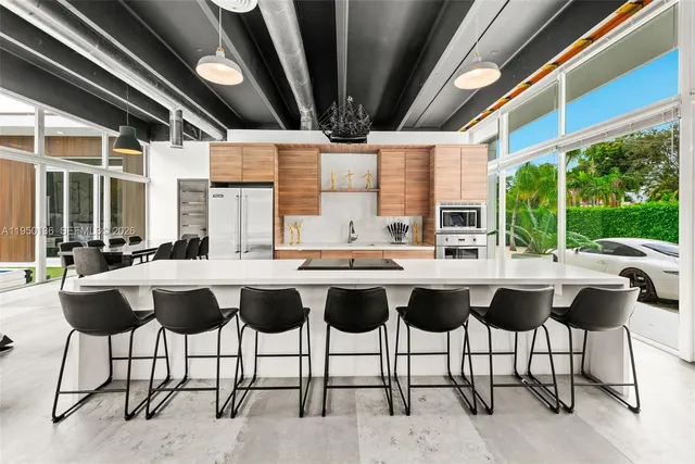 $2,900,000 | 1000 Northeast 89th Street, Miami, FL 33138