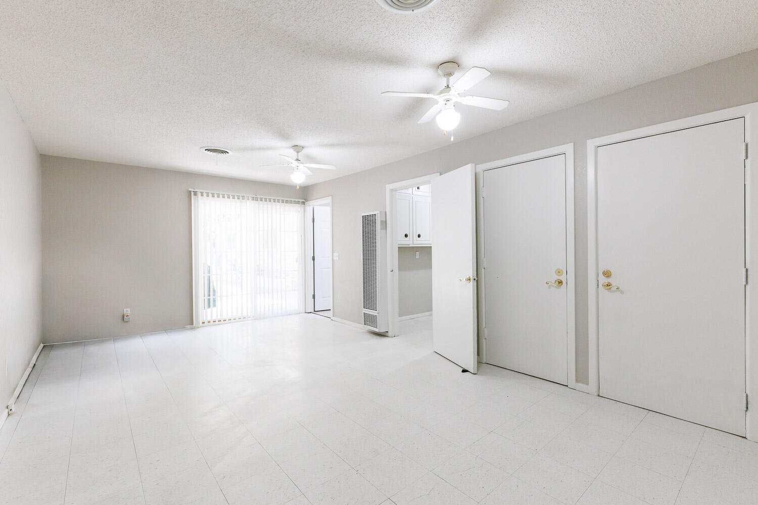 3816 53rd Street Lubbock, TX 79413 - Photo 26 of 59 an empty room with fan and windows