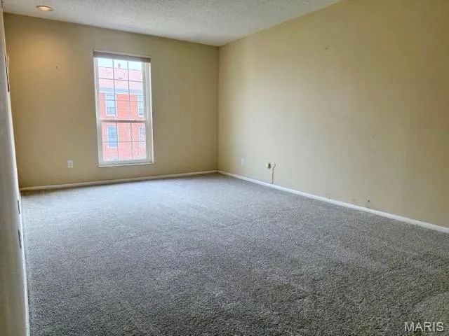 $135,000 | 10367 Oxford Hill Drive, Unit 26, St. Louis, MO 63146