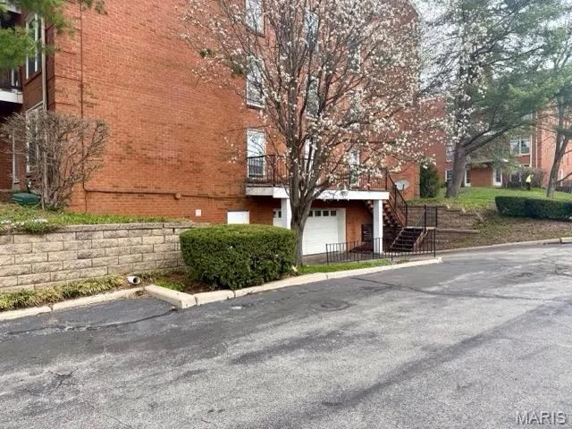 $135,000 | 10367 Oxford Hill Drive, Unit 26, St. Louis, MO 63146