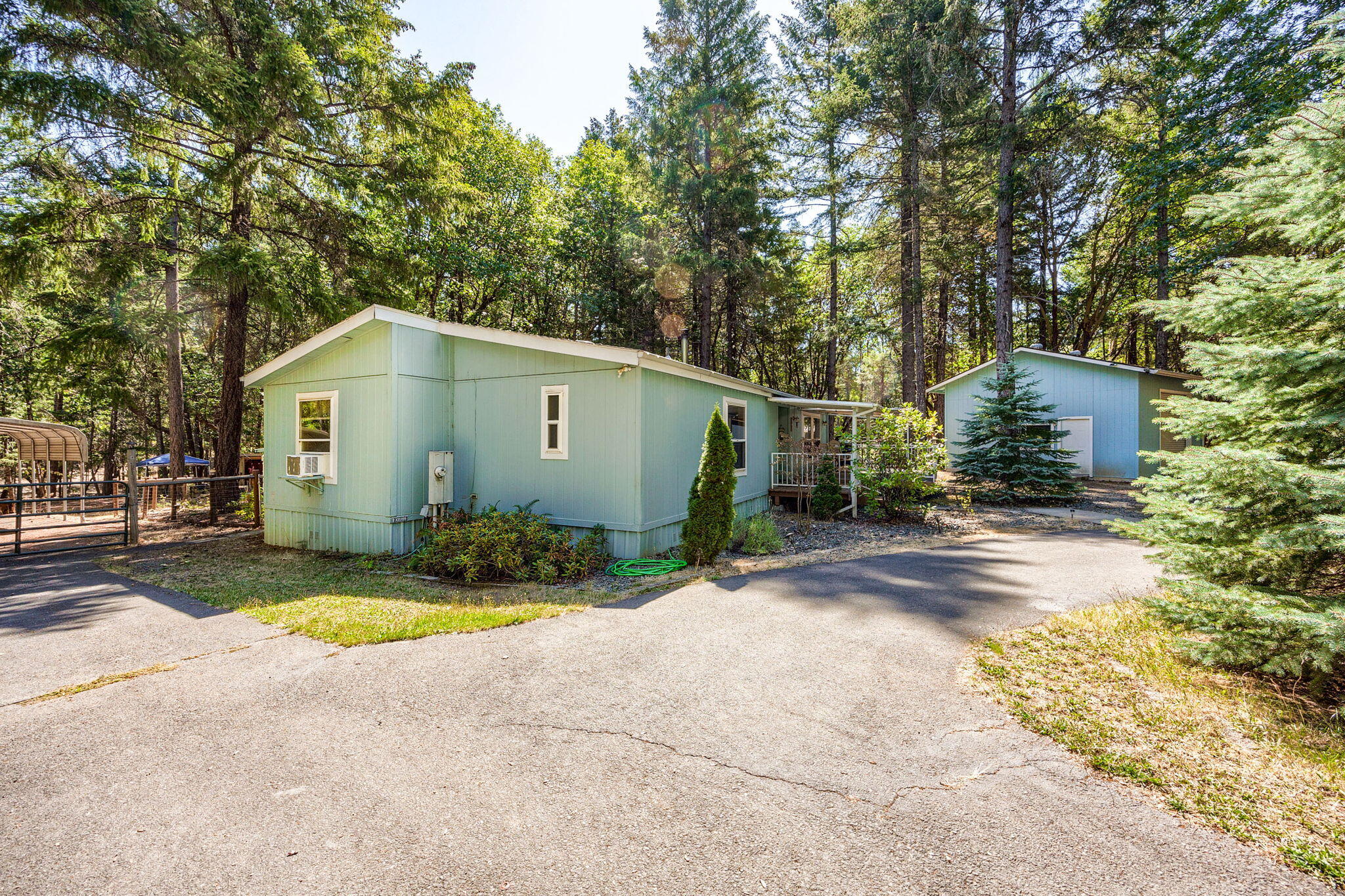 301 East Crow Road Merlin, OR 97532 - Photo 17 of 24 side view of home - Copy