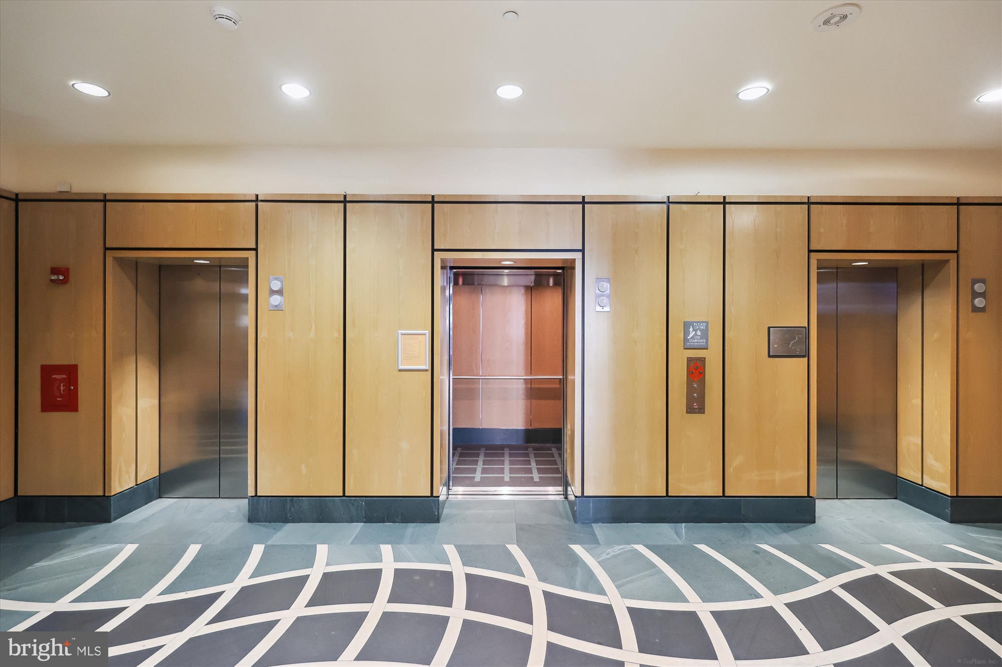 400 Massachusetts Avenue Northwest, Unit 608 Washington, DC 20001 - Photo 2 of 25 a view of a entryway