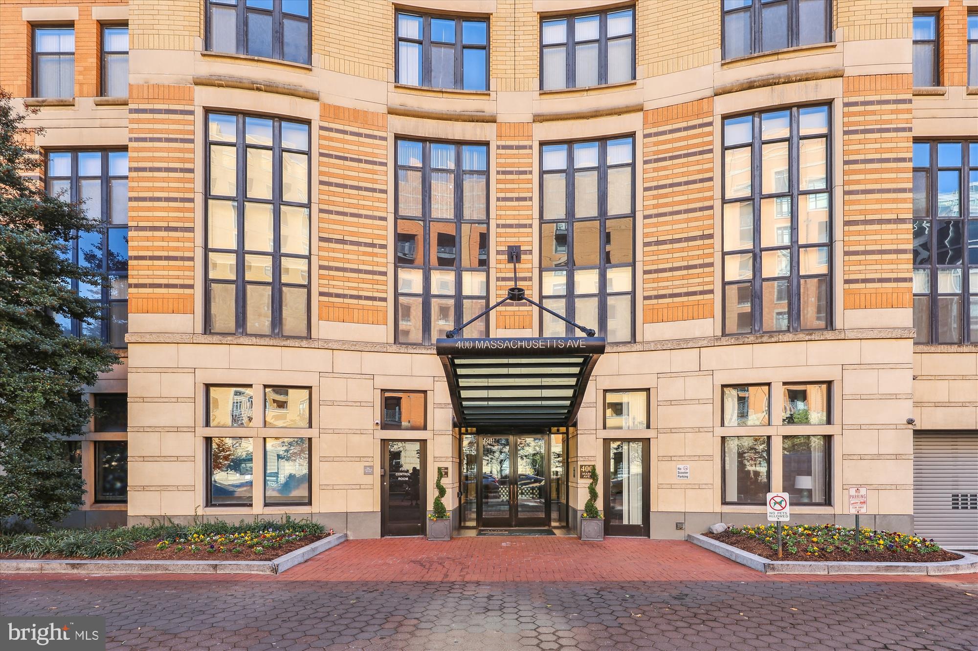 400 Massachusetts Avenue Northwest, Unit 608 Washington, DC 20001 - Photo 24 of 25 front view of a brick building