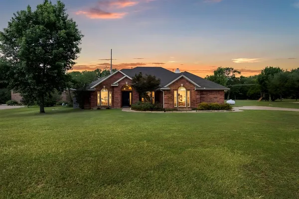 $425,000 | 1157 Zajic Drive, Terrell, TX 75160