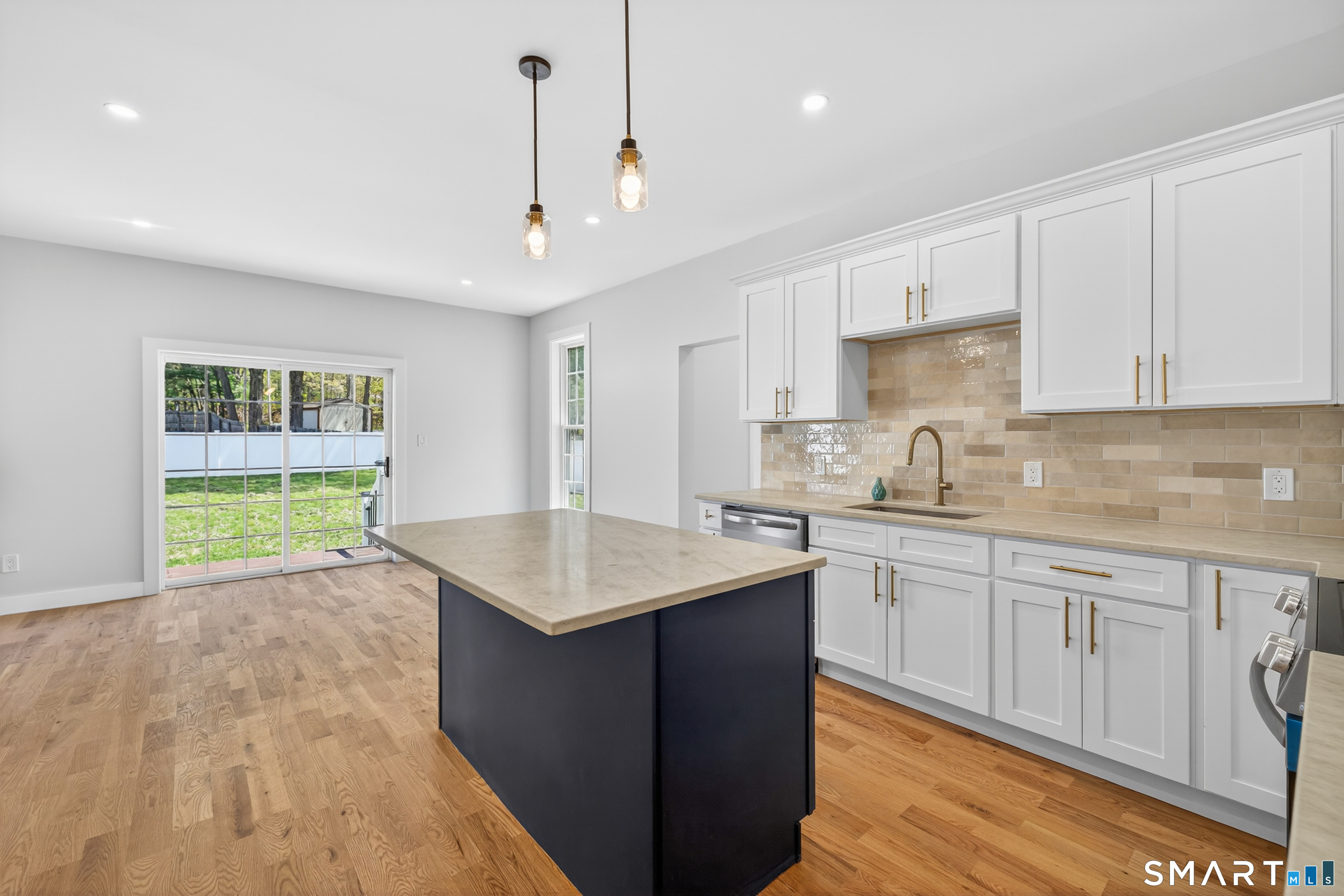 367 South End Road Southington, CT 06479 - Photo 8 of 40 Gallery Image 8